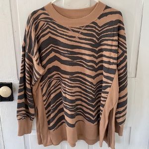 Aerie Sweatshirt NWT Size Medium